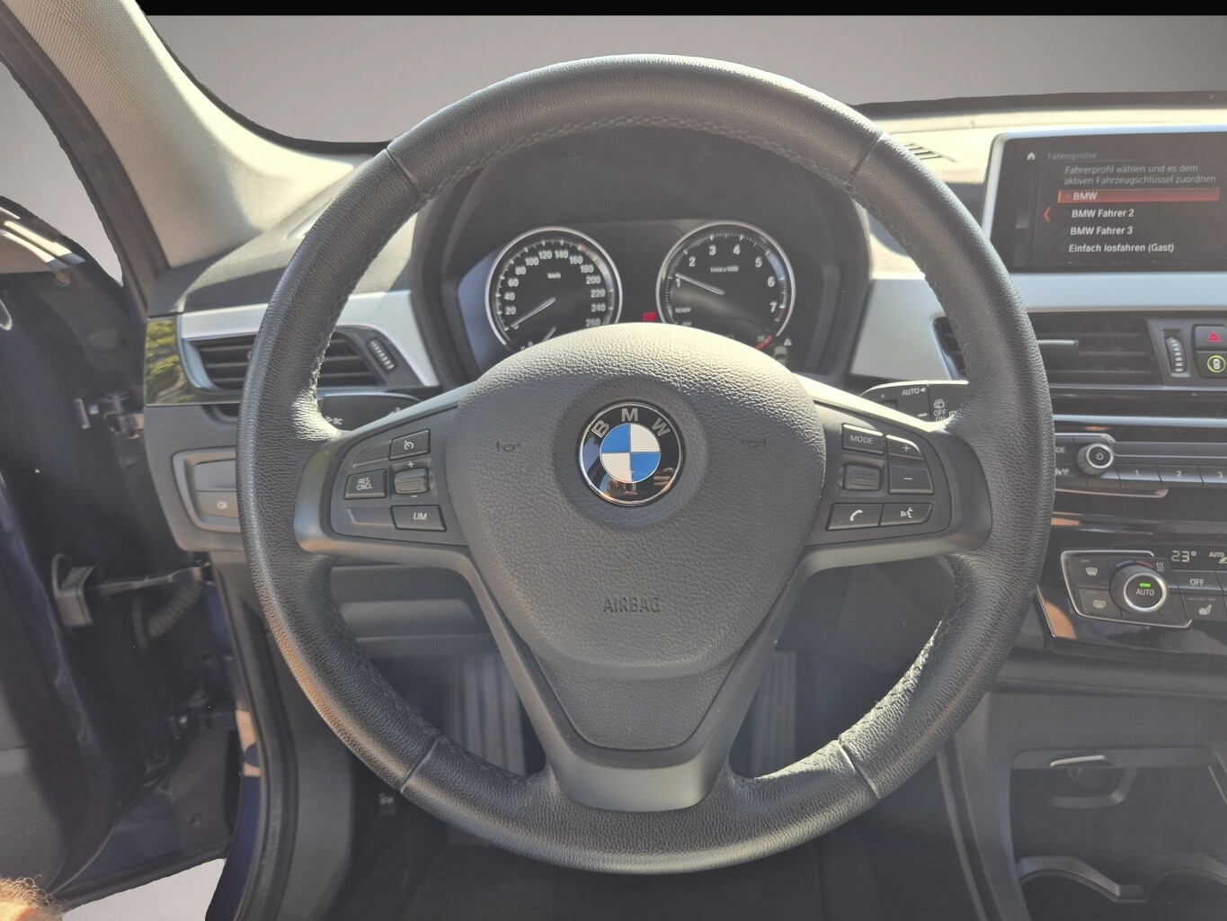 Bild 7 BMW X1 xDrive20i Steptronic Advantage LED Nav AHK