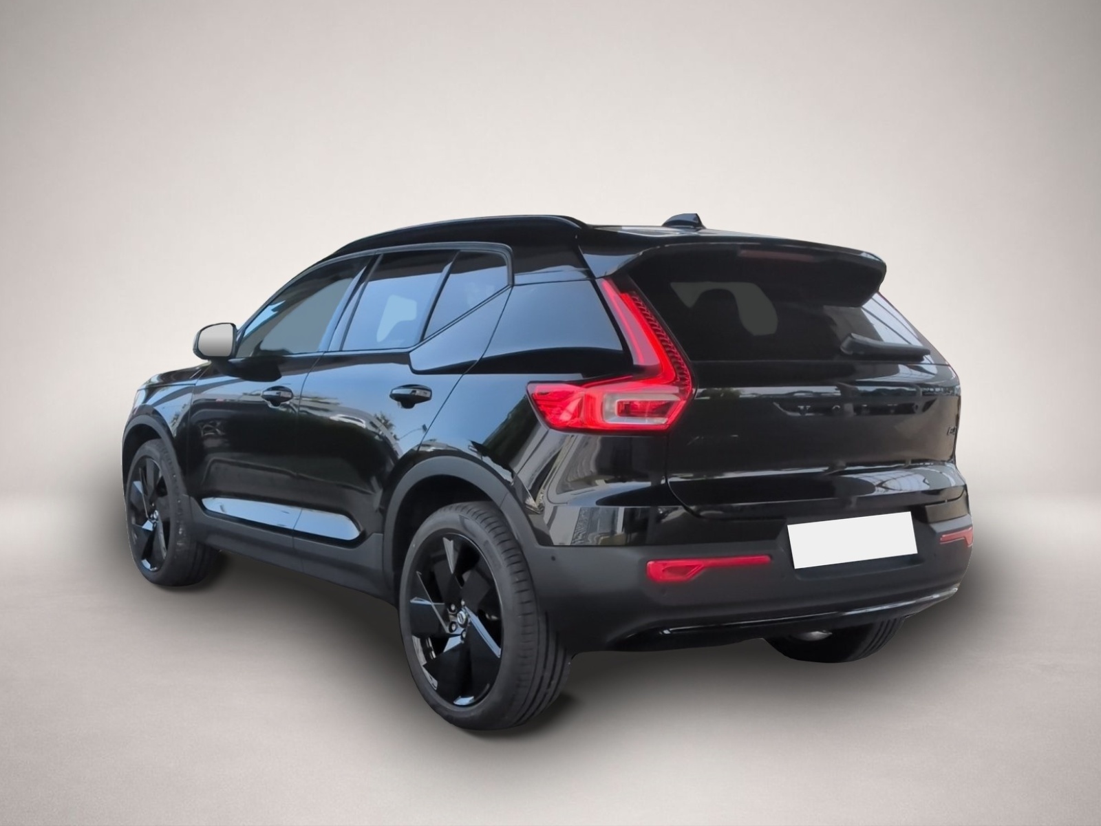 Bild 3 Volvo XC40 B4 Plus Black Edition ACC+LED+Navi+SHZ+360