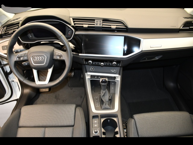 Bild 4 Audi Q3 35 TFSI S tronic advanced LED/SpoSi/AHK
