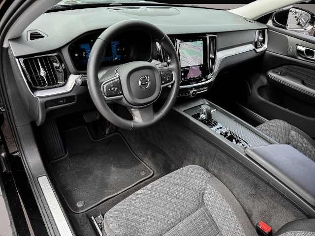 Bild 4 Volvo V60 Kombi Core Digitales Cockpit Soundsystem LED
