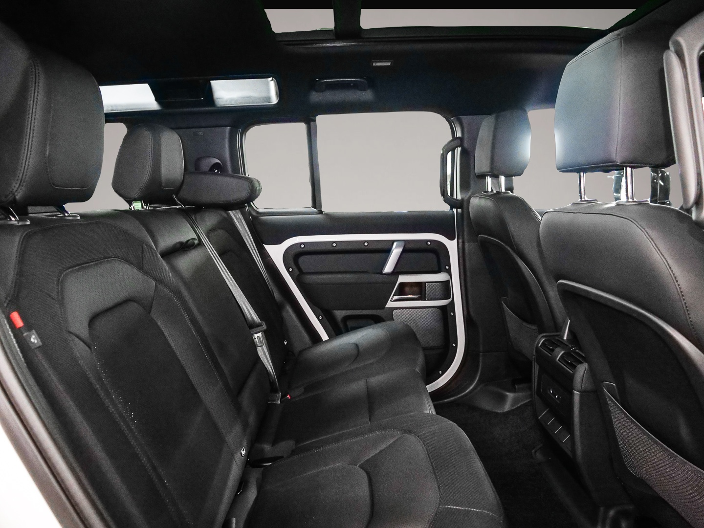 Bild 3 Land Rover Defender 110 X-Dynamic SE P400 Luftfederung AD N