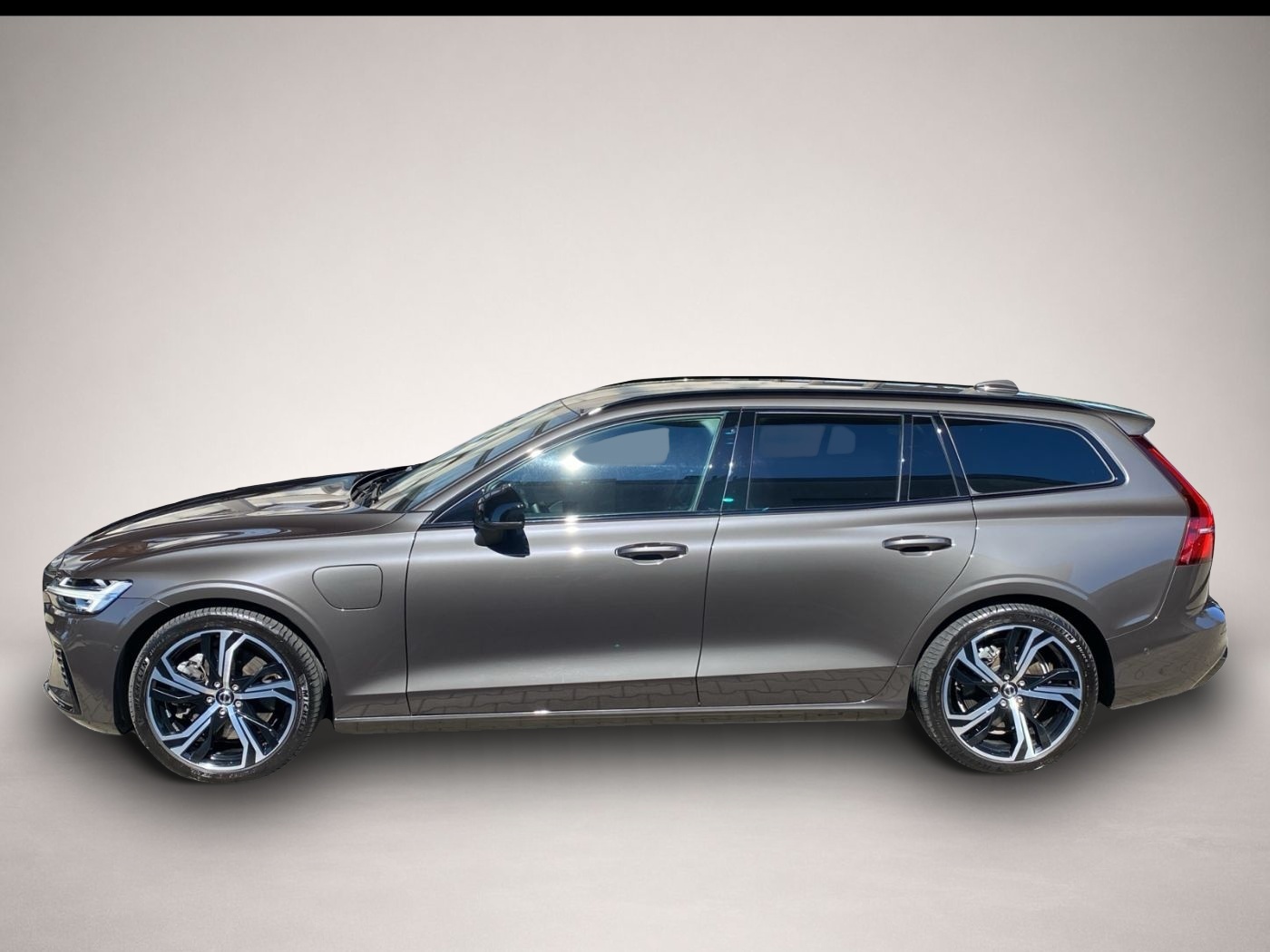 Bild 2 Volvo V60 Kombi T8 Plus Dark Recharge LED*DAB*SitzHzg*