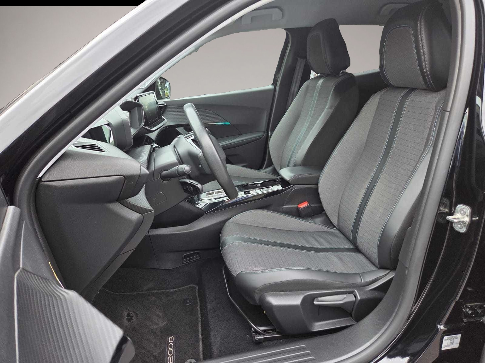 Bild 7 Peugeot e-2008 ALLURE PACK Sitzh.+Keyless+Mirrorin