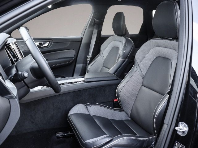 Bild 6 Volvo XC60 Plus Dark Recharge Plug-In Hybrid AWD T8 Tw