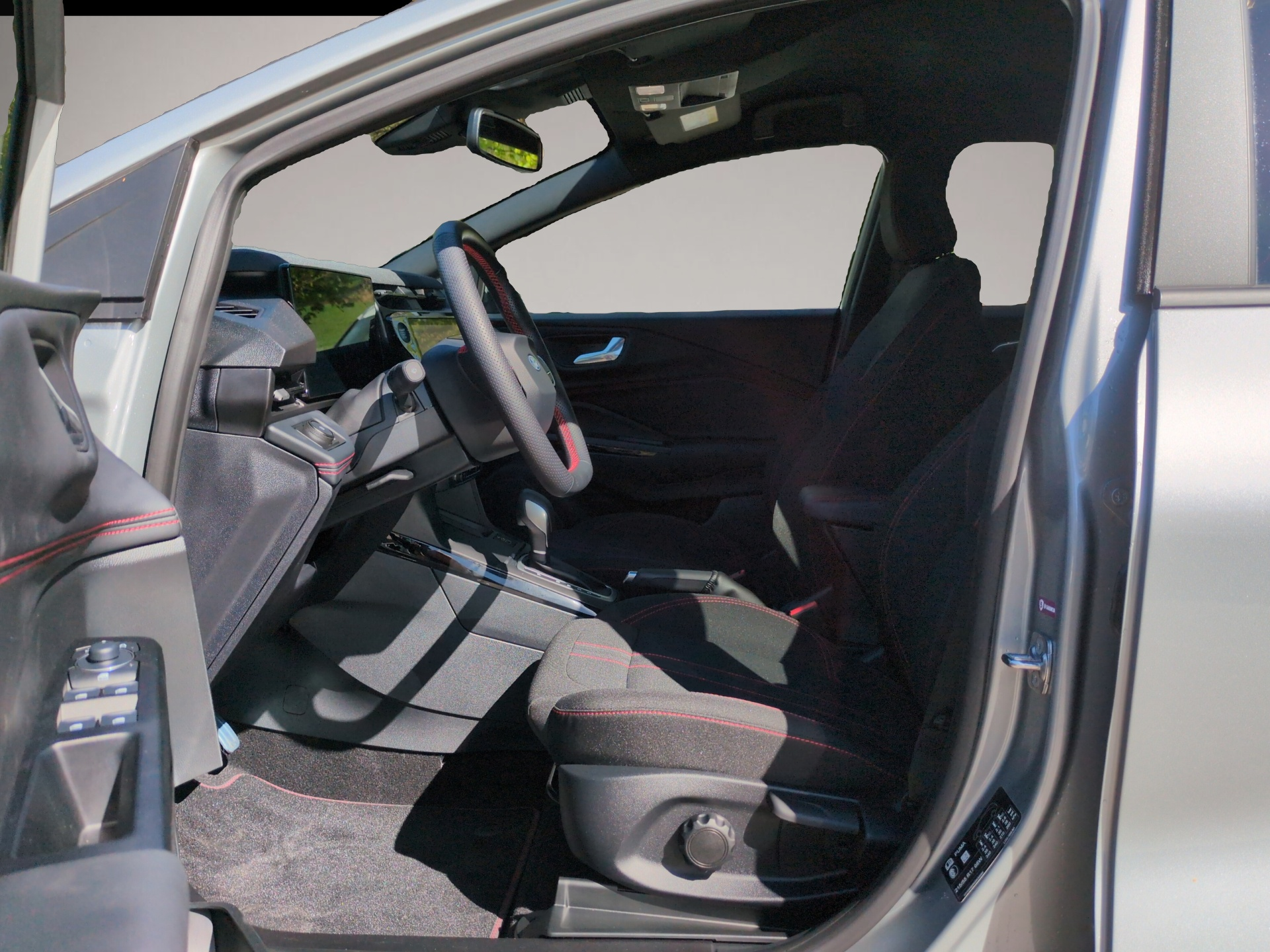 Fotografie des Ford Puma 1.0 EcoBoost Mild-Hybrid ST-Line Automatik