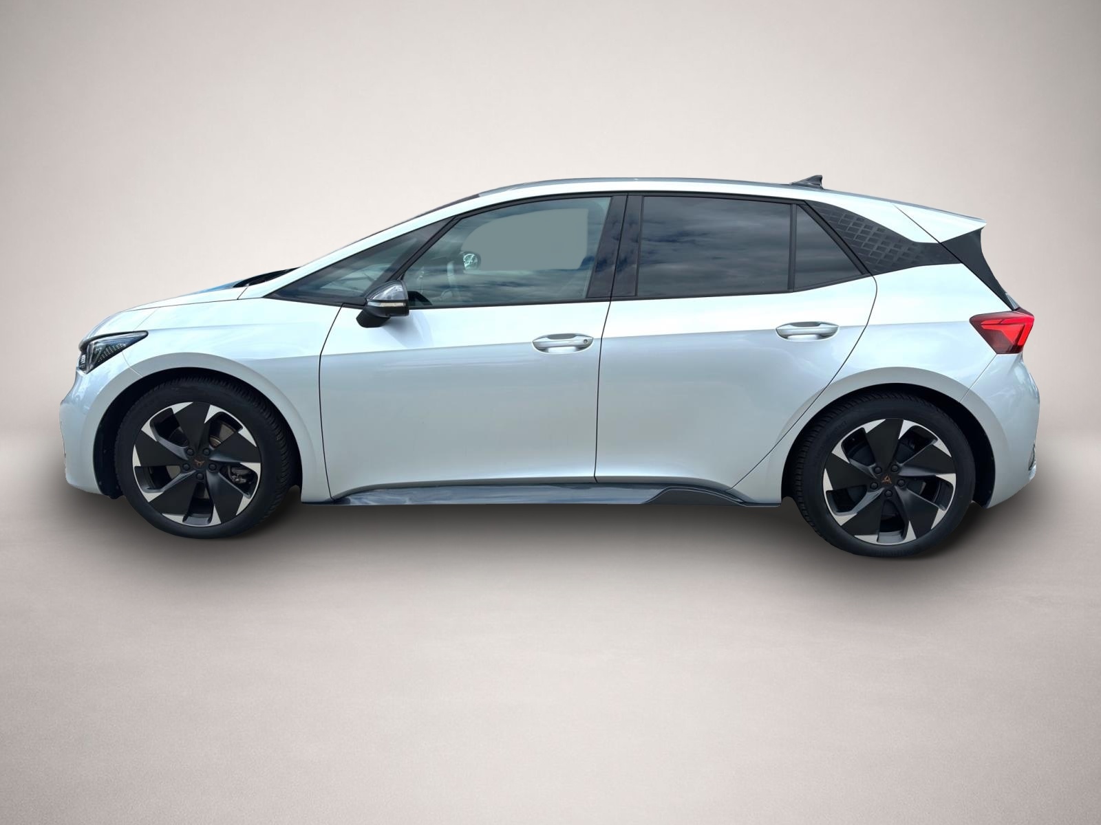 Fotografie 3 des Cupra Born AB343EUR 82KW WÄPU NAVI 360 HuD SHZ