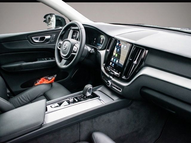Bild 3 Volvo XC60 Plus Bright Recharge Plug-In Hybrid AWD T8