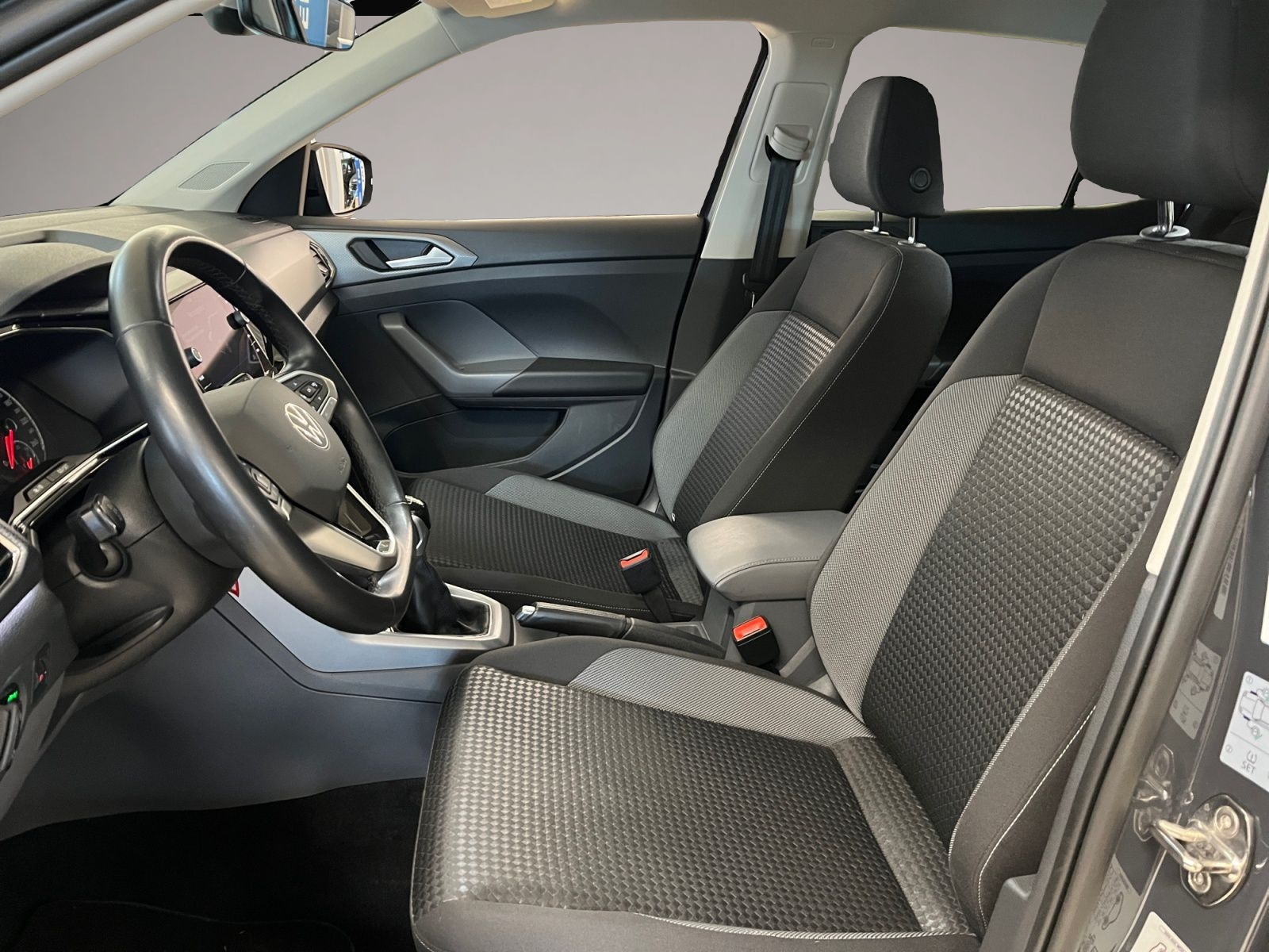 Bild 8 Volkswagen T-Cross 1.0 TSI Life *Navi*PDC*Sitzheizung*