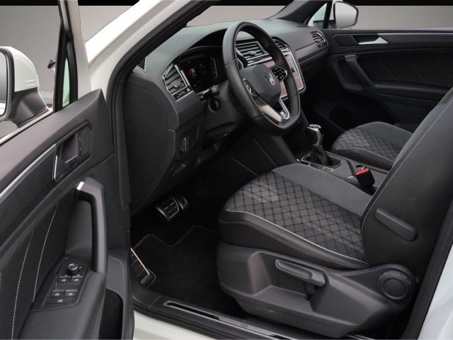 Bild 4 Volkswagen Tiguan R-LINE TDI*DSG AHK ACC LED Navi R-Kam 19*