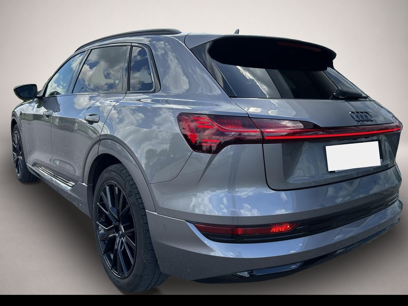 Bild 3 Audi e-tron 55 quattro advanced S-LINE OPTIK-BLACK AH
