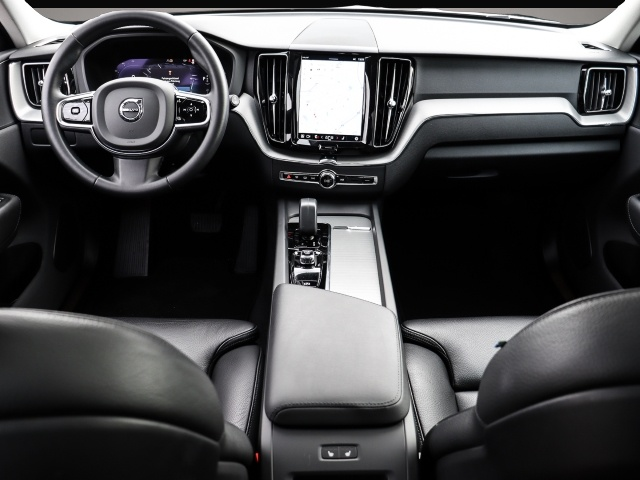Bild 4 Volvo XC60 Plus Bright 2WD AHK El. Panodach Digitales