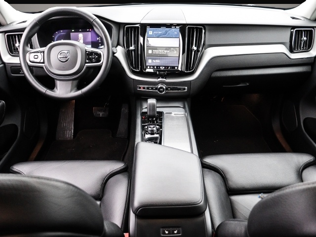 Volvo XC60 XC60 Plus Dark 2WD AHK Digitales Cockpit Memory - Thumbnail 4