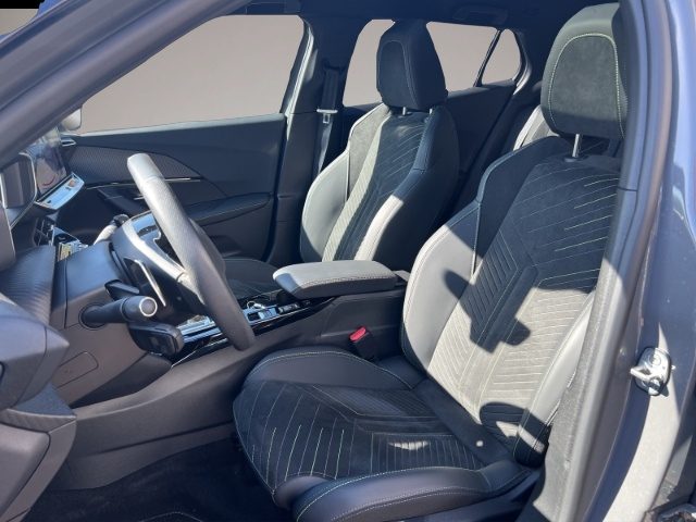 Bild 7 Peugeot 2008 GT AHK-abnehmbar El. Panodach Navi Leder