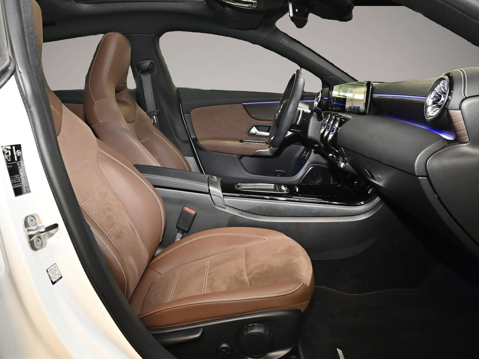 Bild 2 Mercedes-Benz CLA 250