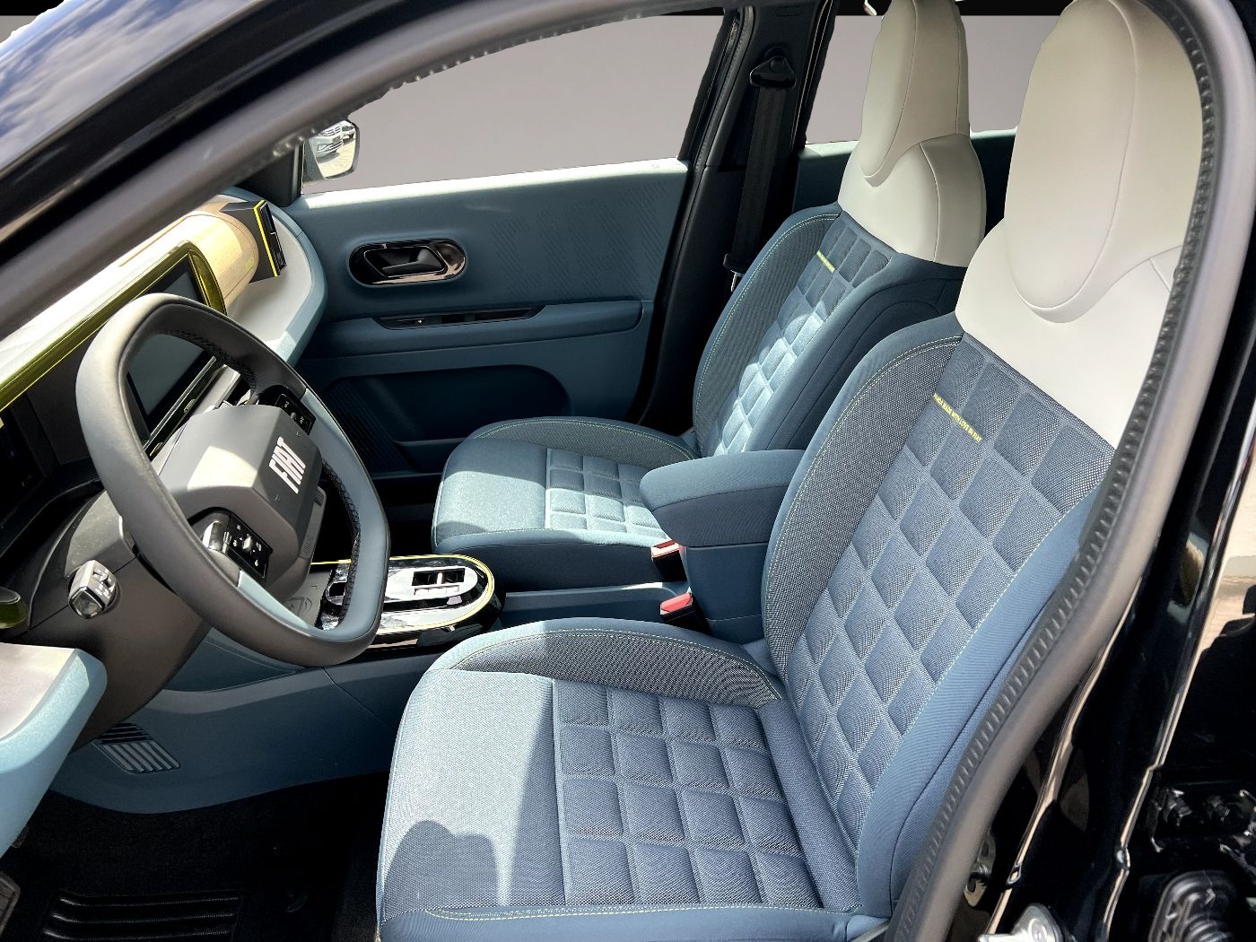 Bild 7 Fiat Grande Panda Elektro BEV 44kWh 83 La Prima LED