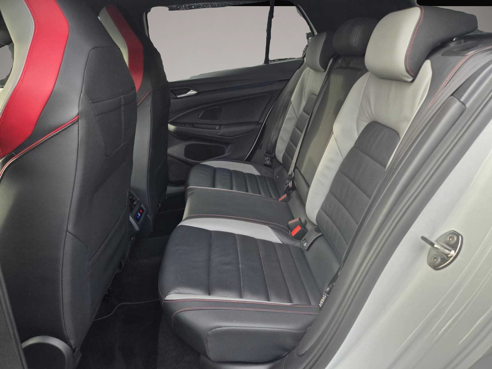 Bild 7 Volkswagen Golf GTI Clubsport 2.0 DSG SSD NAV KAM 19LM 8-Fa