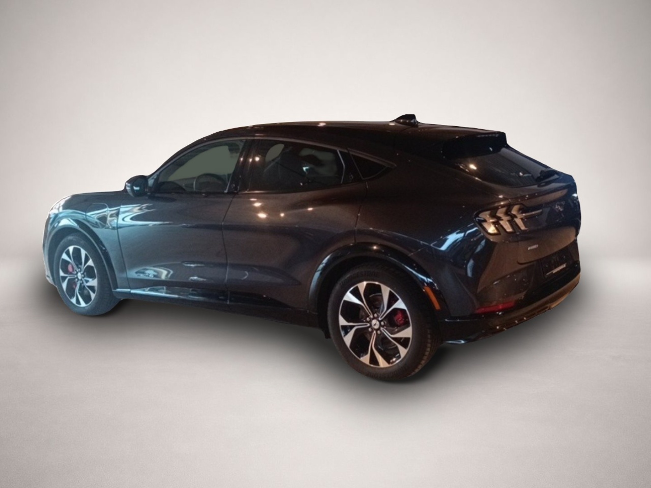 Fotografie 4 des Ford Mustang MACH-E AWD - BATTERIE STANDARD RANGE