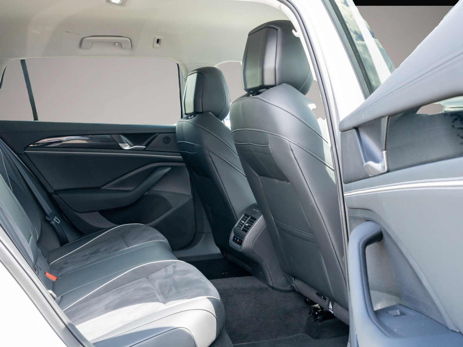 Bild 4 Volkswagen Passat