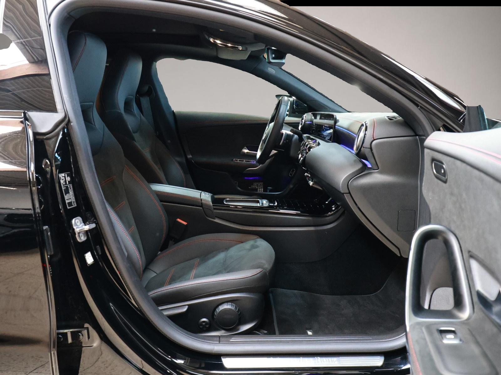 Bild 2 Mercedes-Benz CLA 180