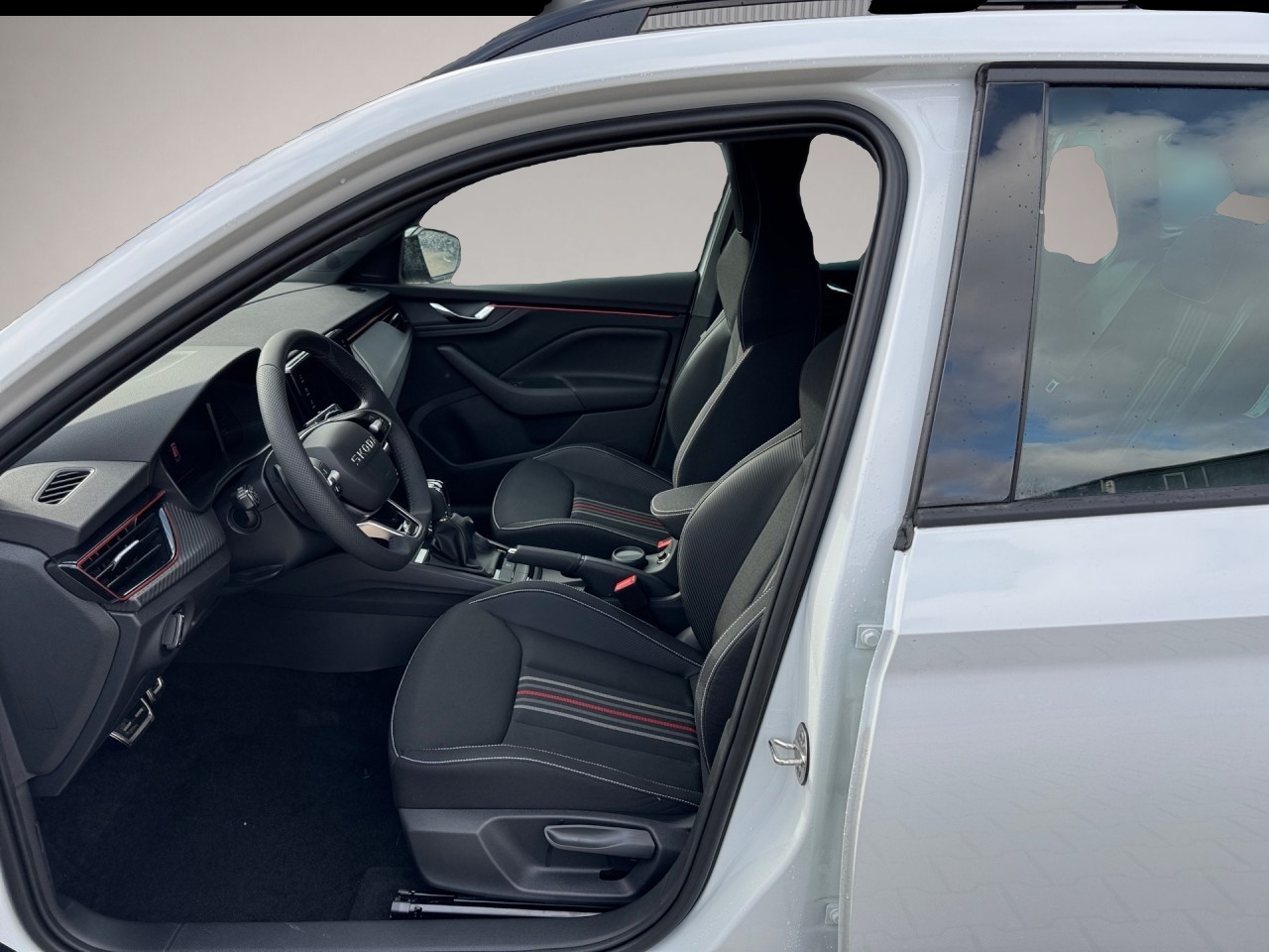Bild 5 Skoda Kamiq 1.5 DSG Monte Carlo AHK Matrix Alu18 Pano