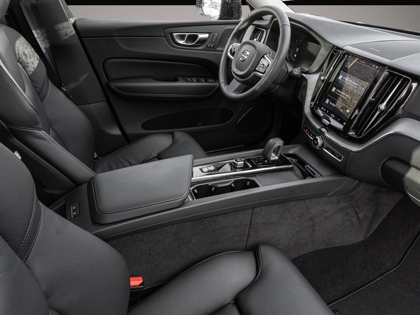 Bild 6 Volvo XC60 B4 AWD Plus Dark Plus Dark AWD