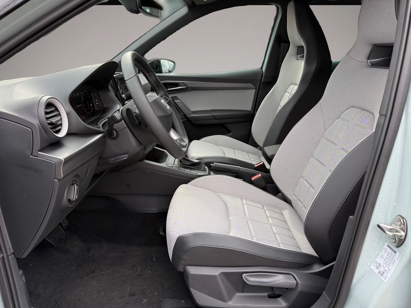 Bild 2 Seat Arona 1.5 TSI ACT DSG FR ACC Kamera FACELIFT