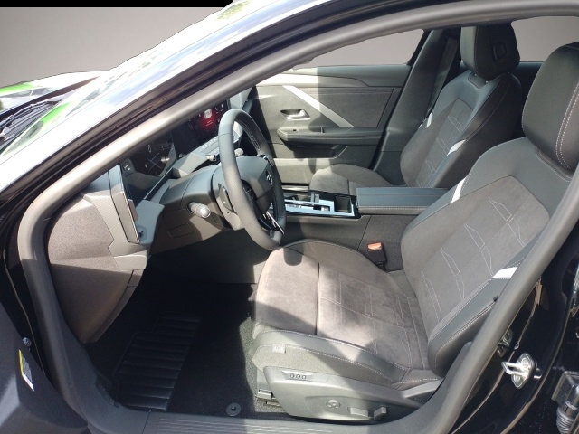 Bild 7 Opel Astra GS HUD Navi Digitales Cockpit Soundsystem