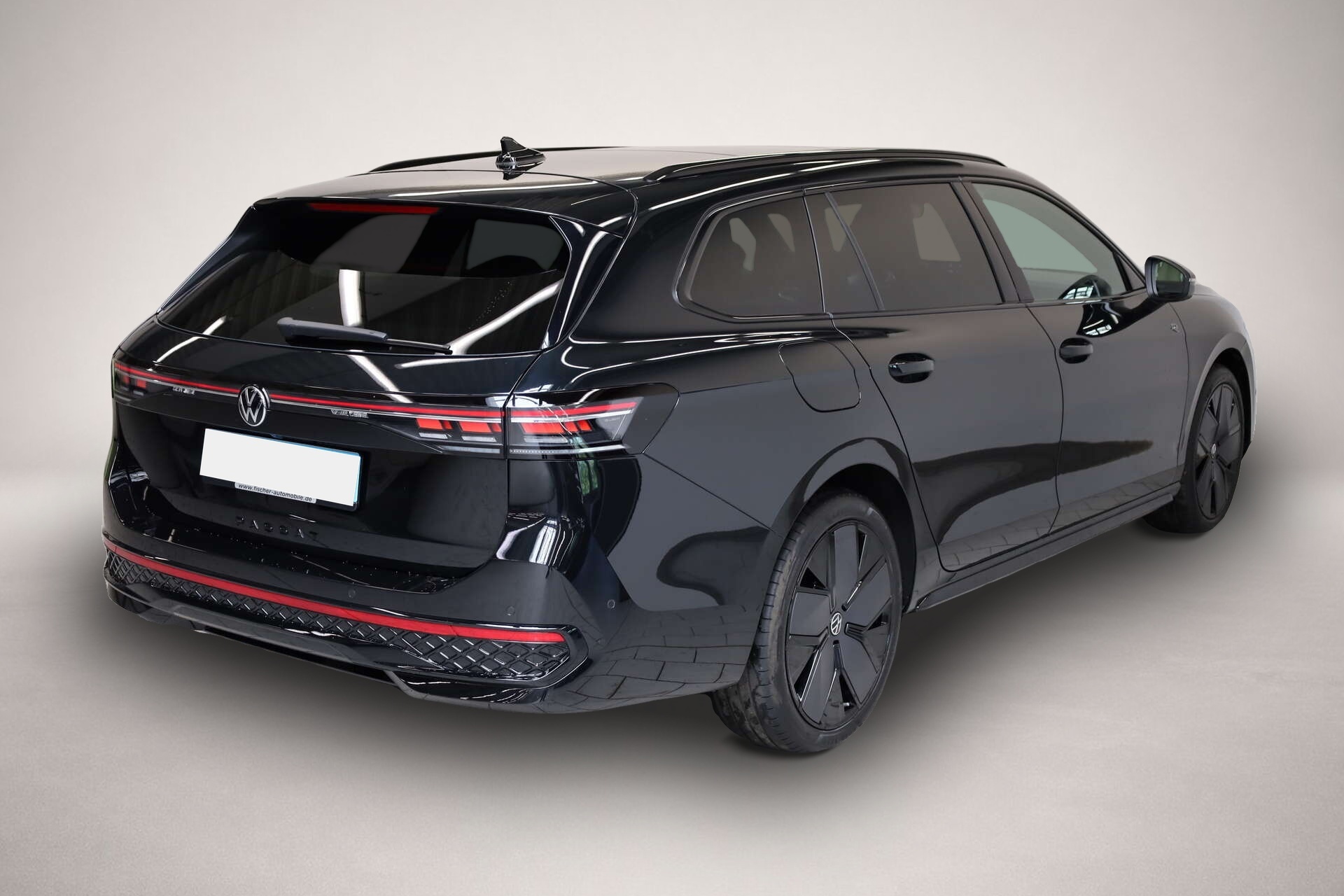 Bild 3 Volkswagen Passat 1.5 eHybrid OPF R-Line Black Style
