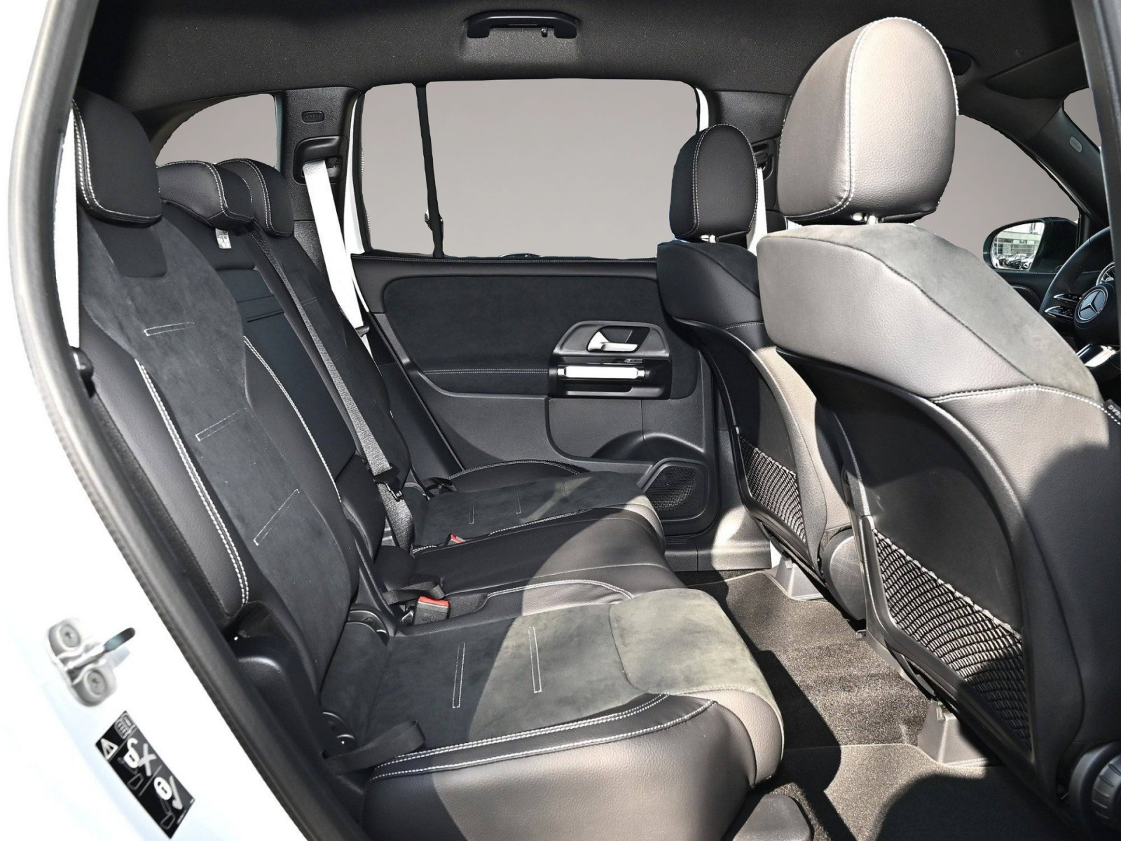 Bild 4 Mercedes-Benz GLB 200