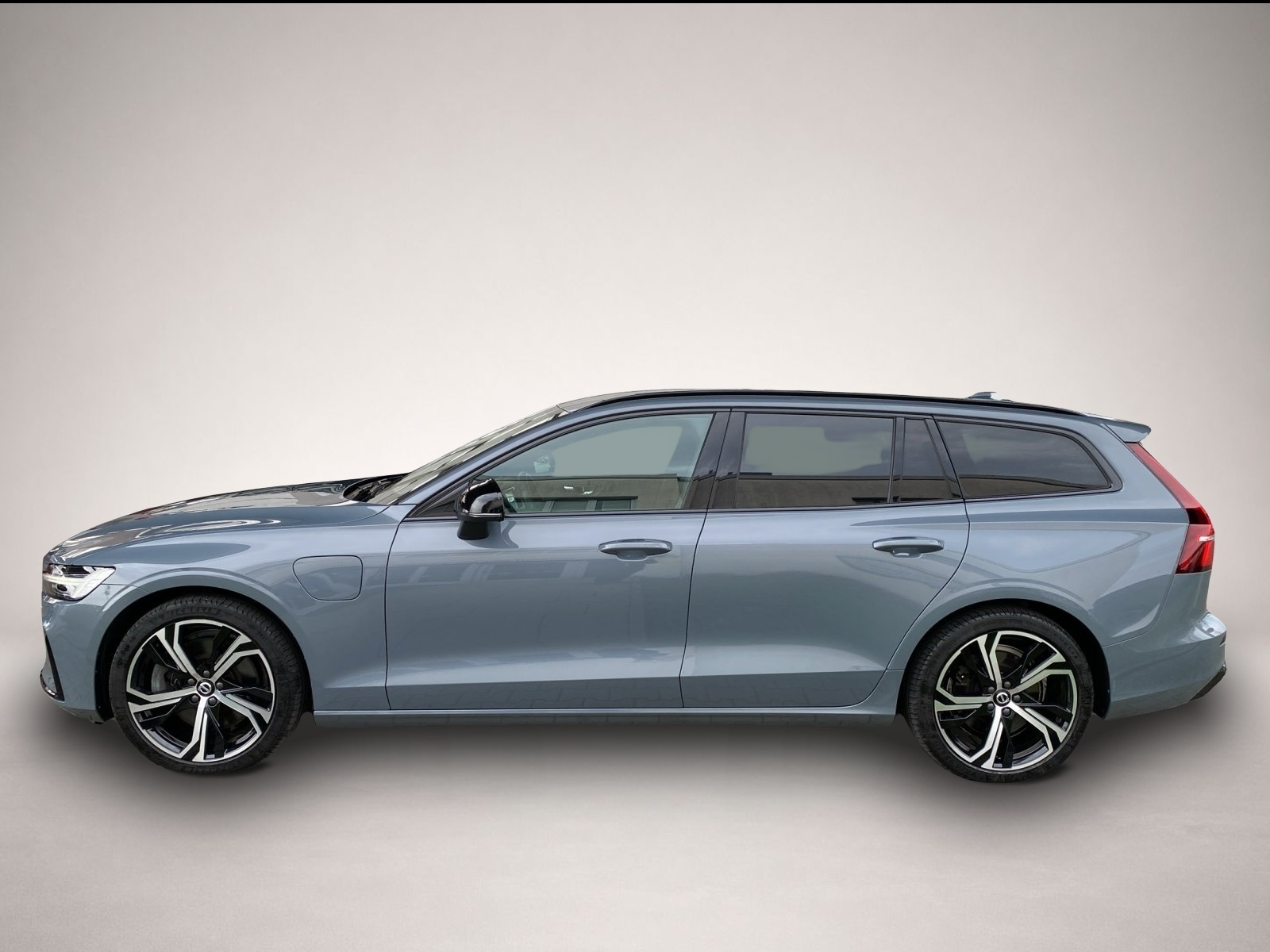 Bild 2 Volvo V60 Kombi T8 Plus Dark Recharge WiPa*SitzHzg*LED