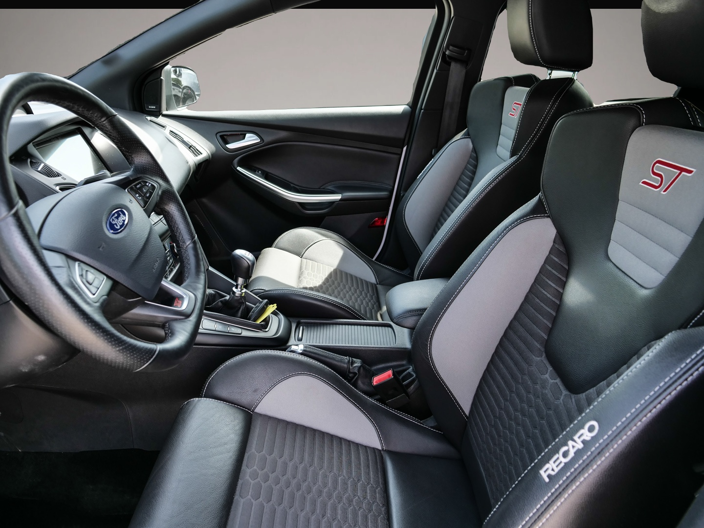 Bild 4 Ford Focus Turnier ST Exclusive Sportpaket Navi Sound