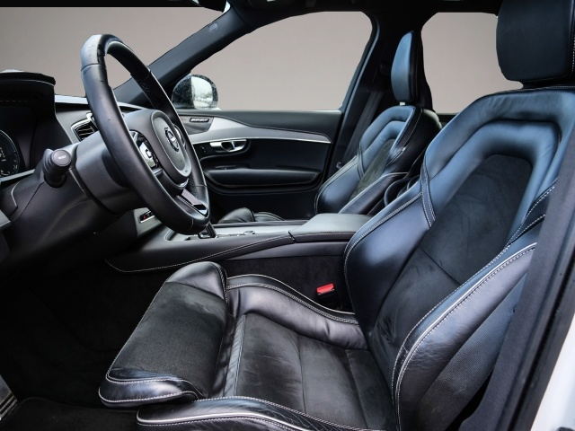 Bild 4 Volvo XC90 R Design Edition Recharge Plug-In Hybrid AW