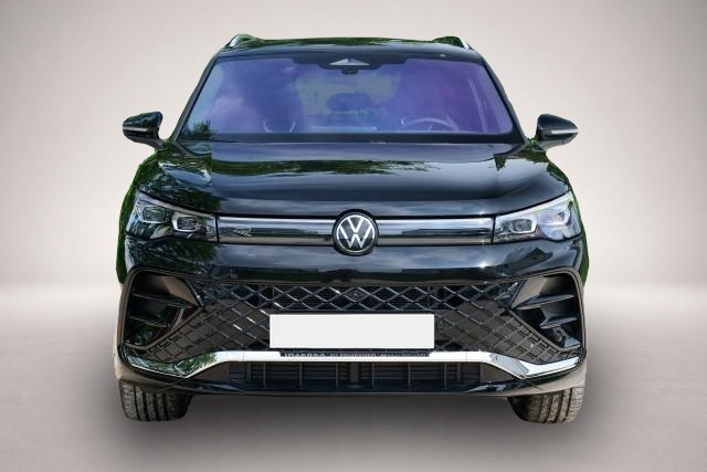 Fotografie des Volkswagen Tiguan 1.5 eTSI 7DSG R-Line - neues Modell
