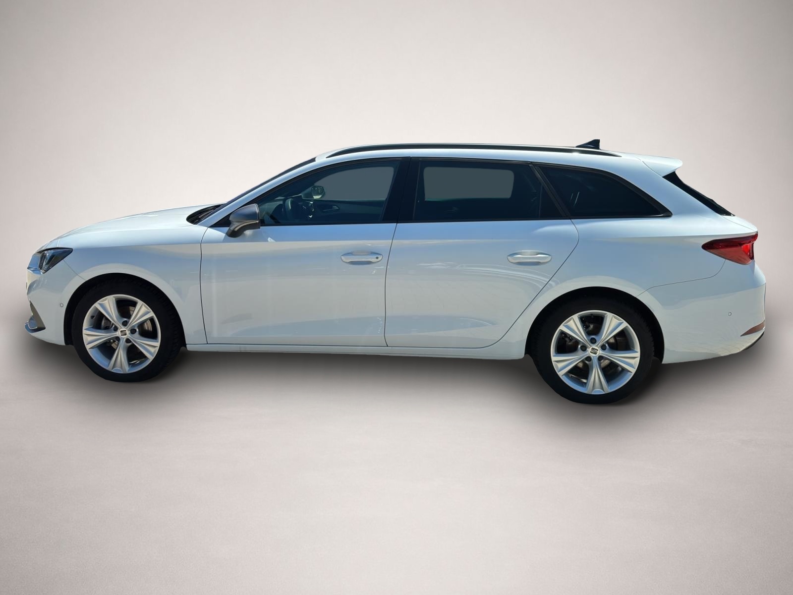 Bild 3 Seat Leon SP 1.5 eTSI DSG AB231EUR FR NAVI REAR VIEW