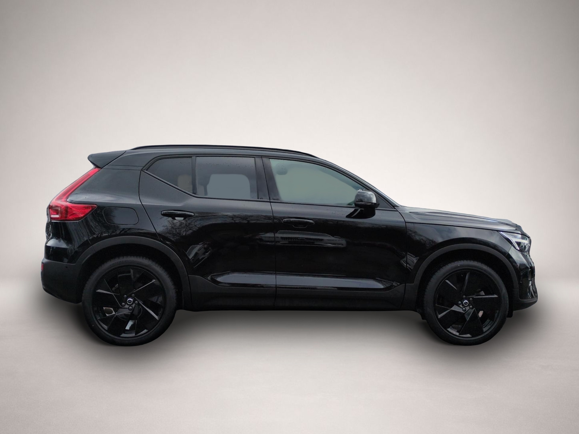 Bild 6 Volvo XC40 B3 (Benzin) Plus Black Edition 2WD Automati