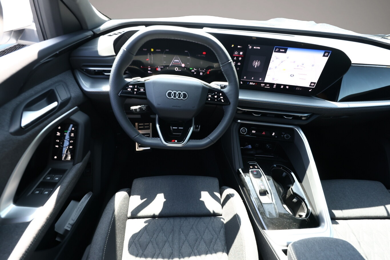 Bild 7 Audi Q5 Sportb 2xS line Tech PrivG 20Z ACC LED+ Kam