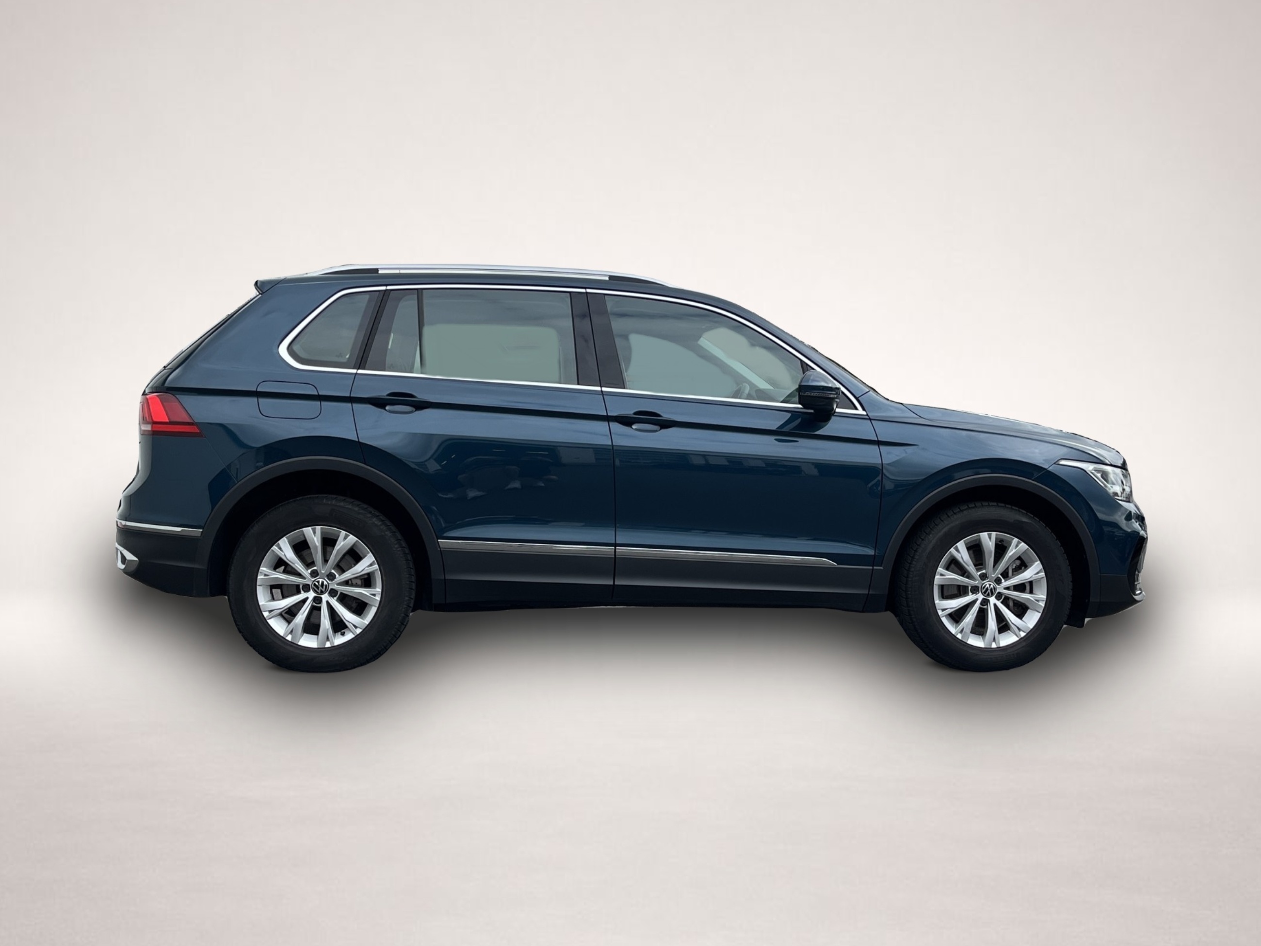 Bild 4 Volkswagen Tiguan 1.4 TSI e-Hybrid DSG Elegance 169¤ m.20%