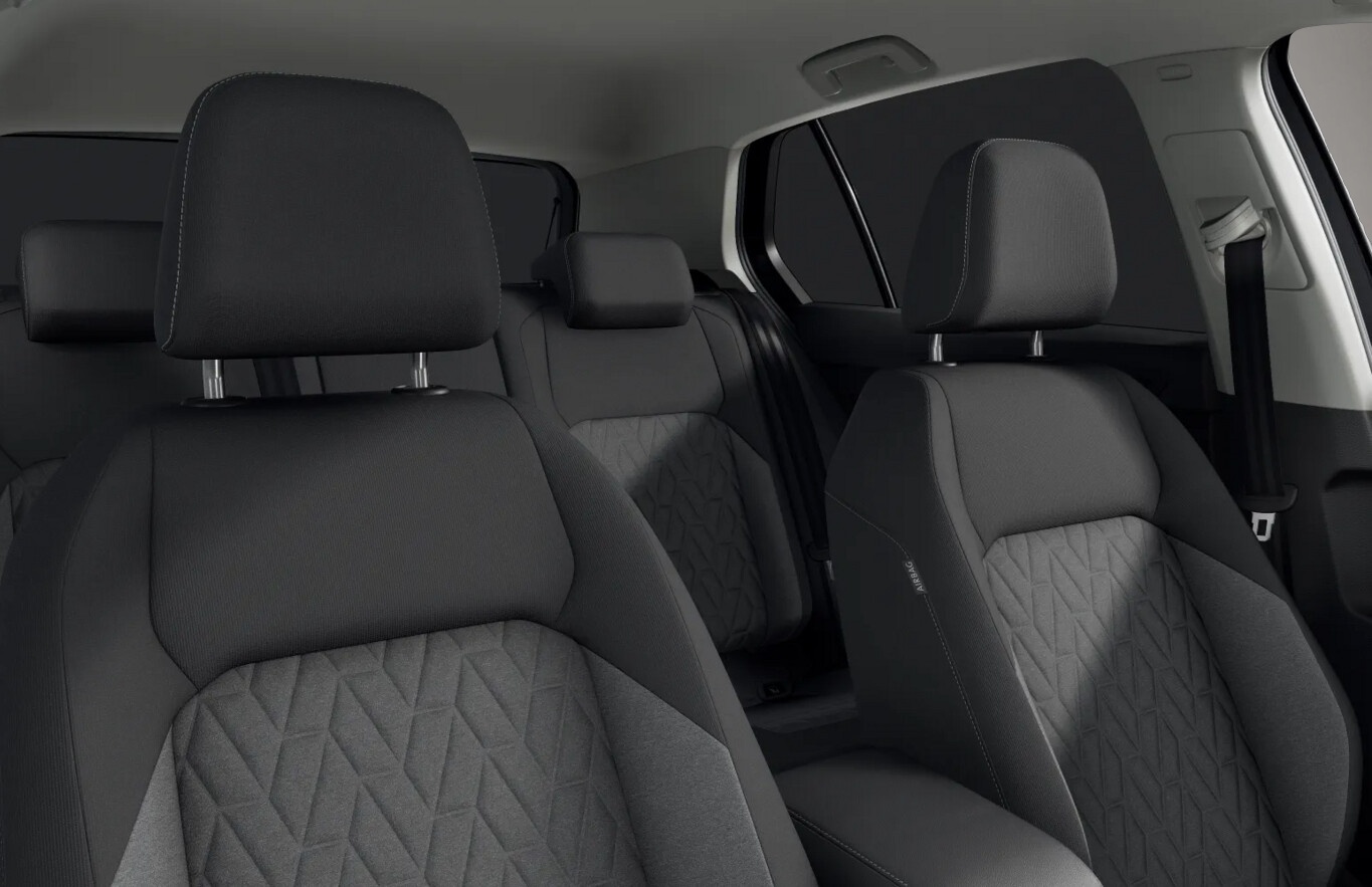 Fotografie 5 des Volkswagen Golf 8 eTSI Nav LED+ ParkAs+ SHZ PrivG 17Z AHK