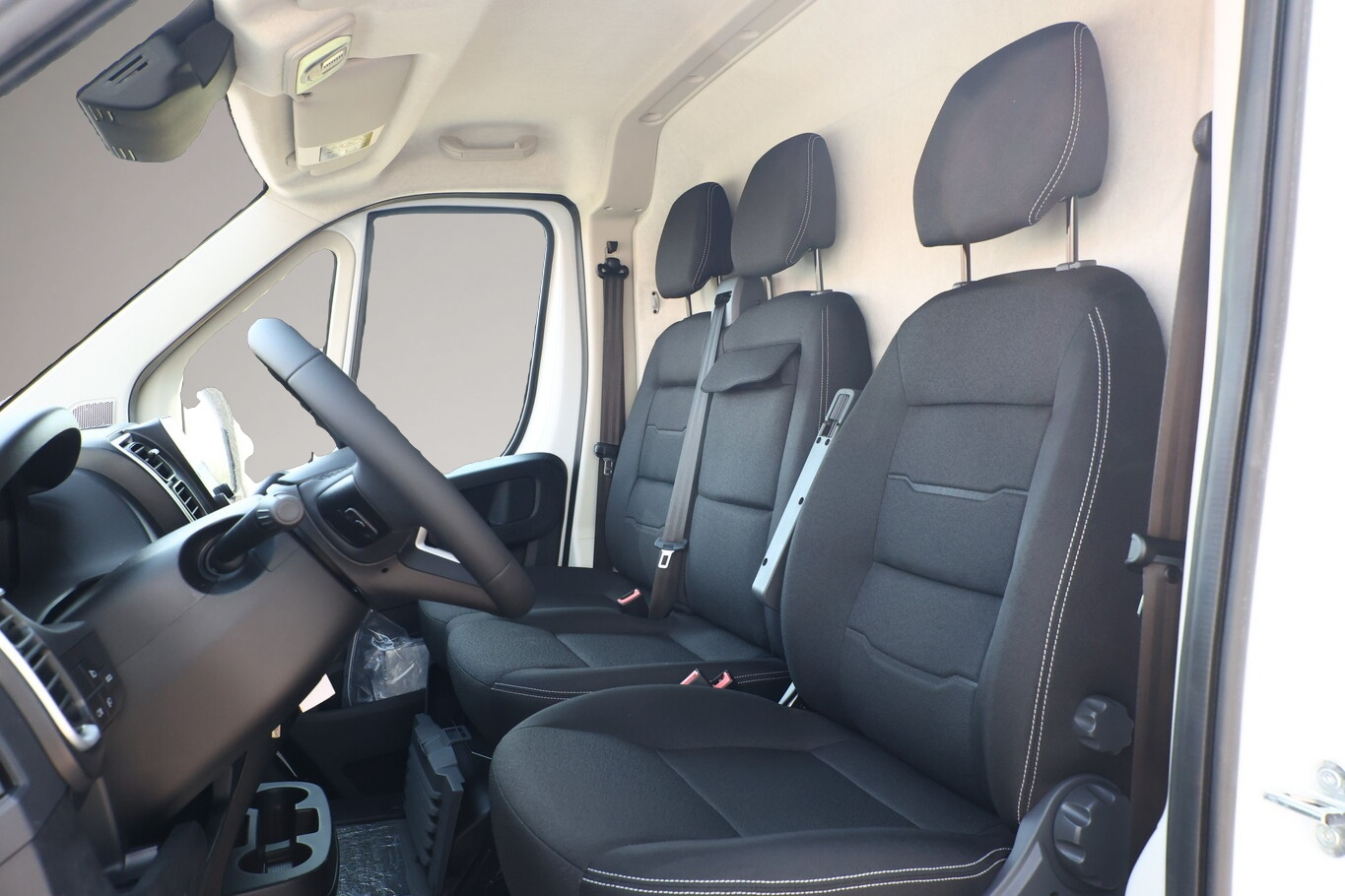 Bild 3 Citroën Jumper 35+ L4H2 CarPlay CargoP PremiumC E-Rad