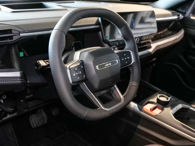 Bild 3 Jeep Compass E-Hybrid First Edition Premium & Sicherh