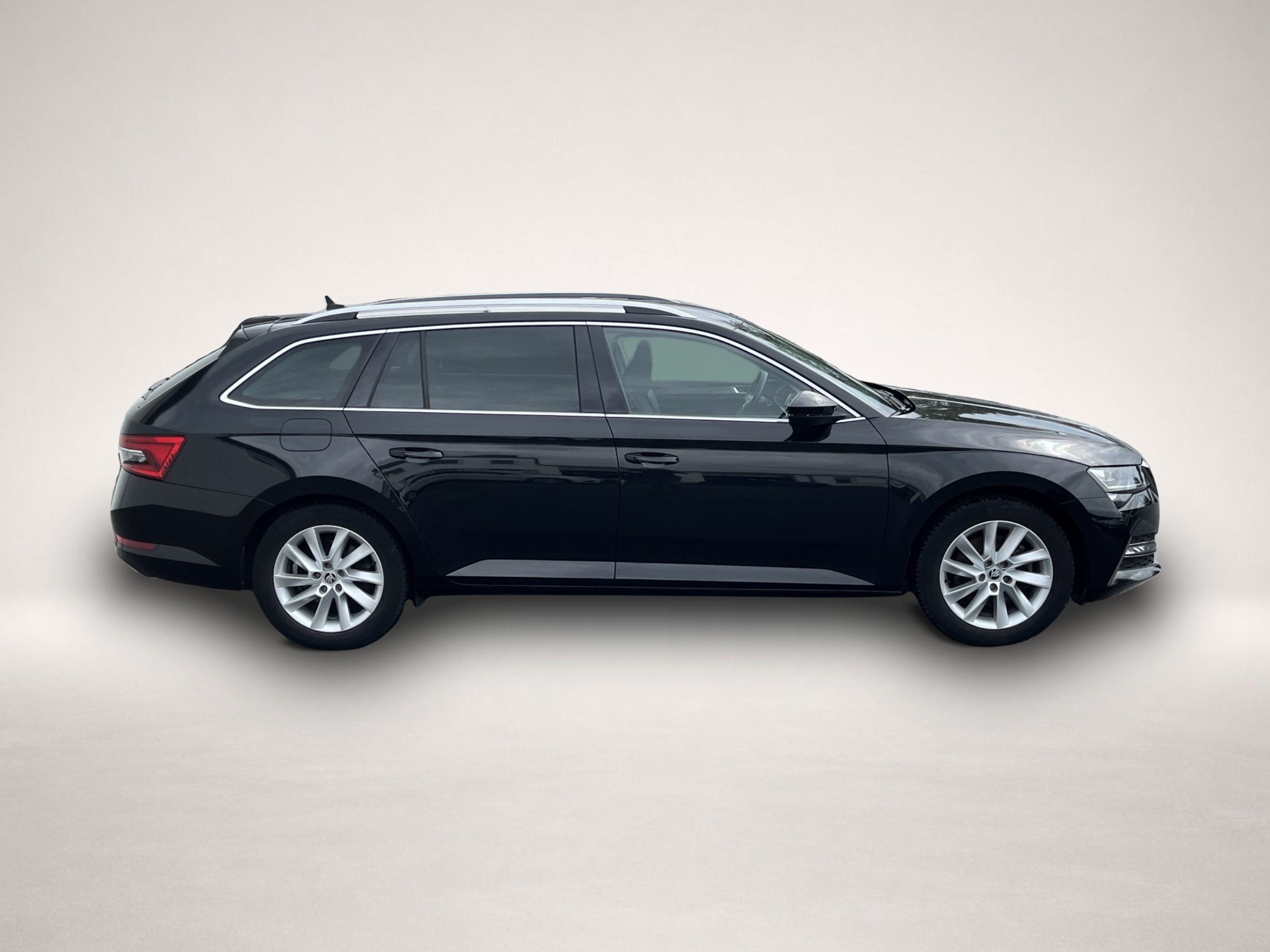 Fotografie 4 des Skoda Superb Combi 1.4 TSI e-Hybrid Style AHK STHZ el.