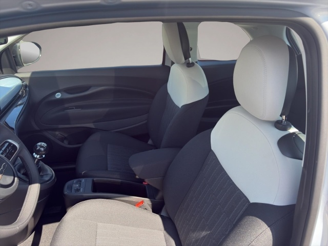 Bild 6 Fiat 500 1.0 HYBRID+SHZ+PDC+R-KAM+MAL+KLIMAAUTO+