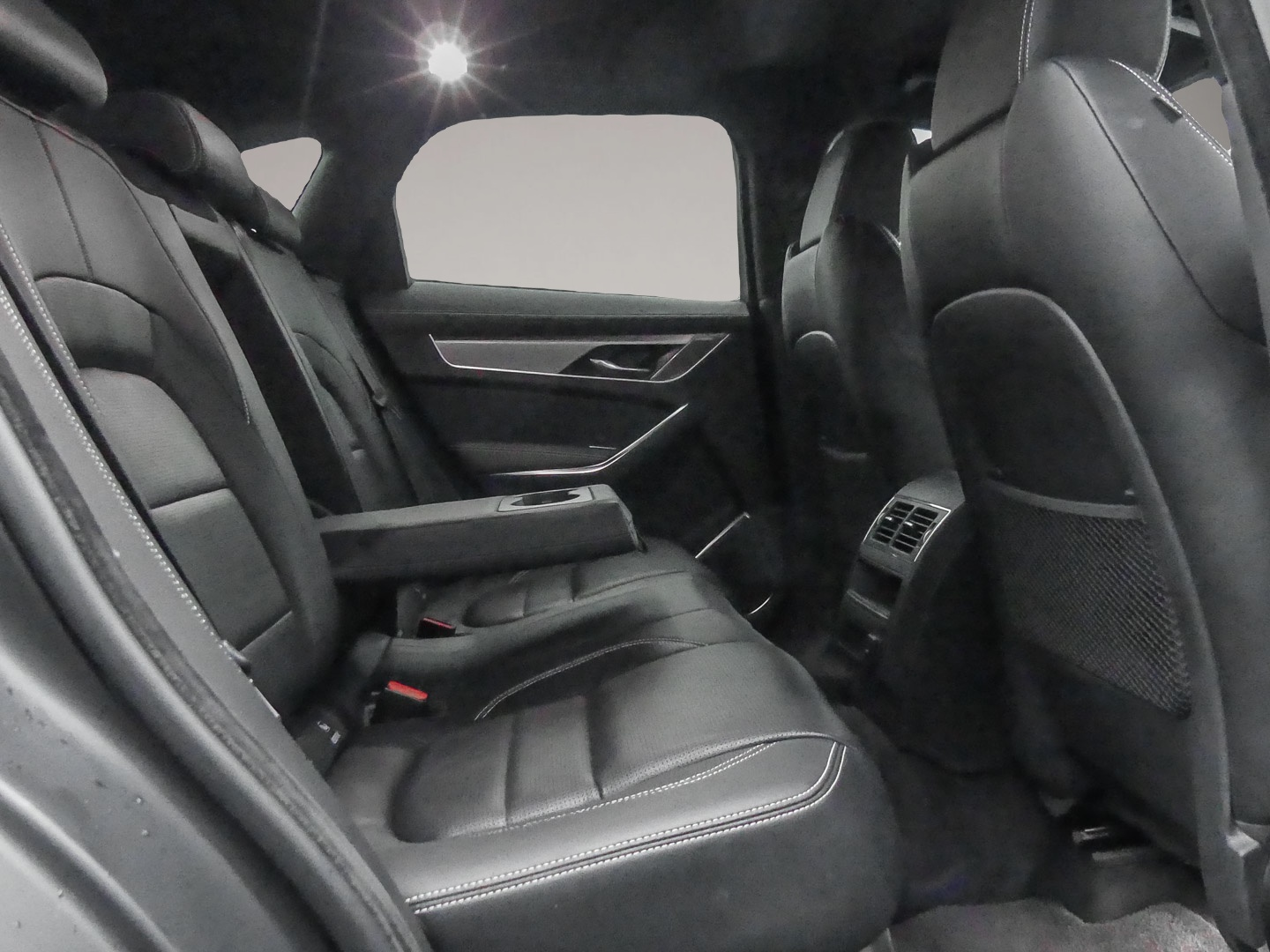 Bild 5 Jaguar F-Pace P400e R-Dynamic SE AWD Plug-In Hybrid AD