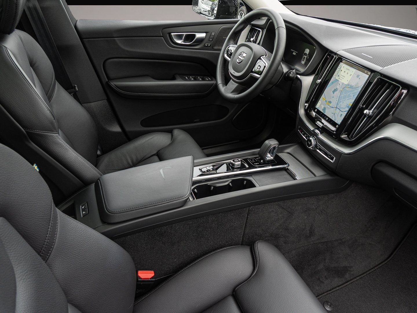 Bild 6 Volvo XC60 B4 AWD Plus Dark AHK Pano 360Grad