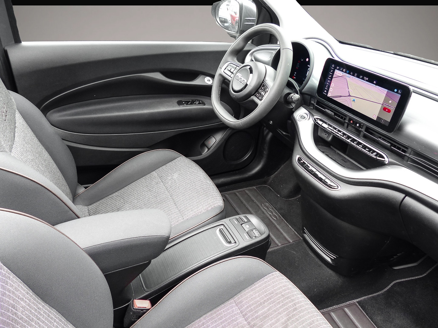 Fotografie 3 des Fiat 500 e Icon Navi Digitales Cockpit Apple CarPlay