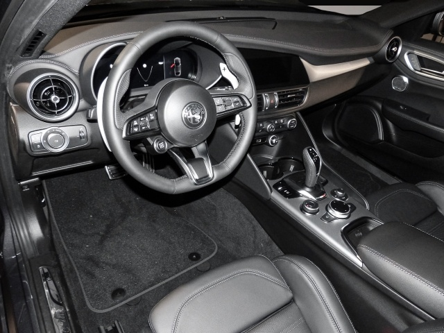Bild 3 Alfa Romeo Giulia Veloce Premium Audio & Technologie-Paket