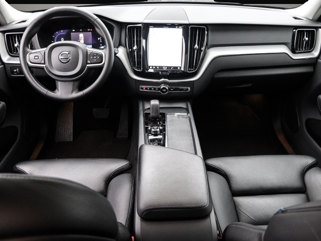 Bild 4 Volvo XC60 Momentum Pro 2WD B4 Benzin EU6d Leder Digit