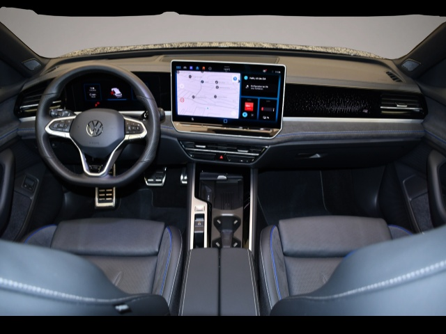 Bild 4 Volkswagen Passat Variant 1.5 TSI eHybrid DSG R-Line Black