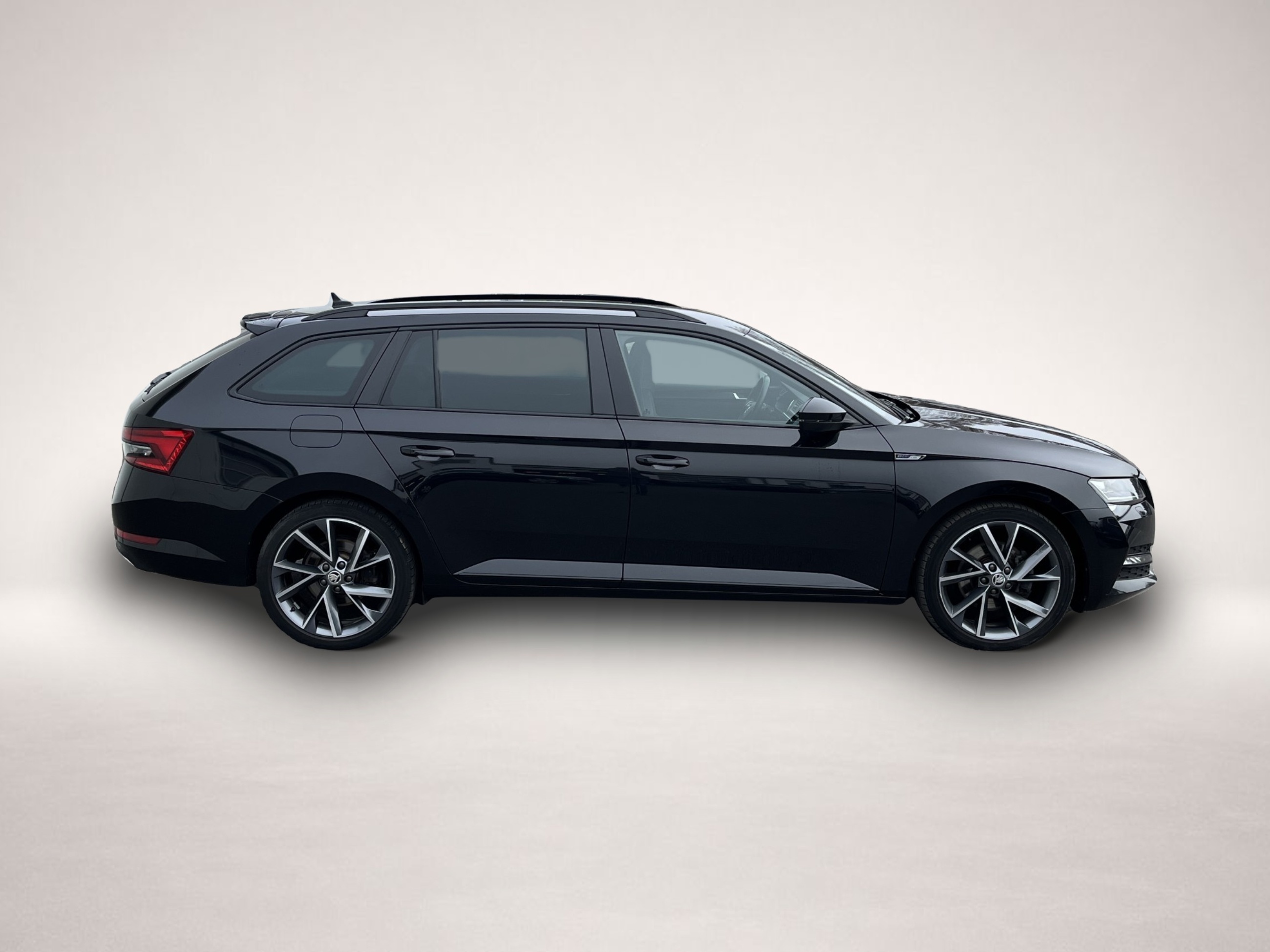 Fotografie 4 des Skoda Superb Combi 2.0 TDI DSG SPORTLINE 19 150¤ m.20%