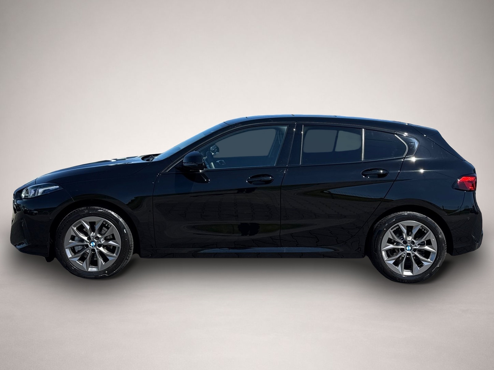Bild 3 BMW 116 116i Steptronic|PANO|KAMERA|HARMAN KARDON|SHZ